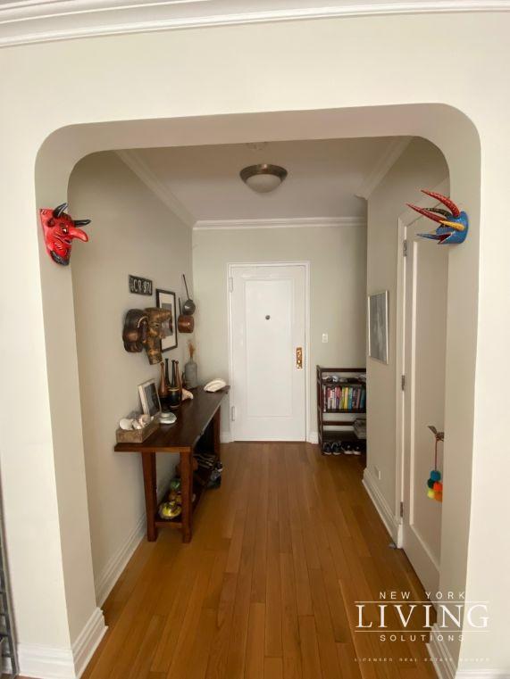 Building Photo - West Village Charming studio apartment in ...