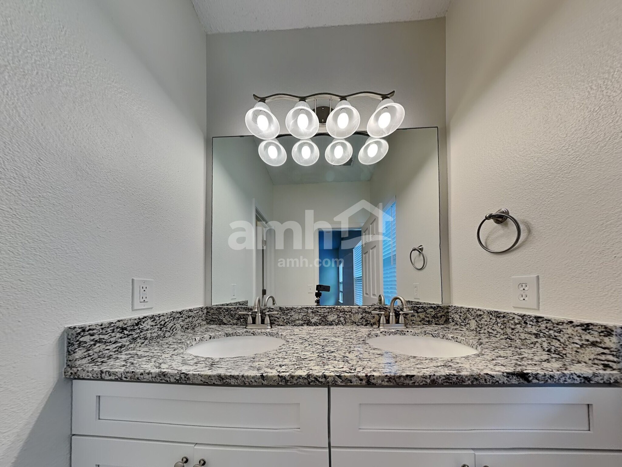 Building Photo - 116 Archwood Dr