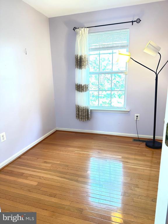 Building Photo - 20408 River Bank St