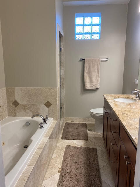 Building Photo - 2706 W Armitage Ave