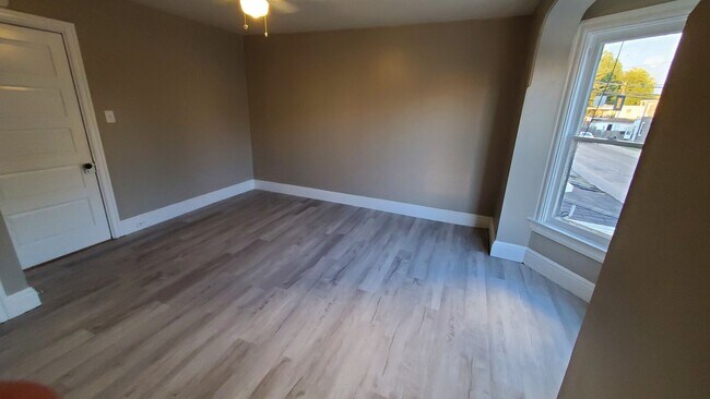 Building Photo - 4 Bedroom House Parking York City