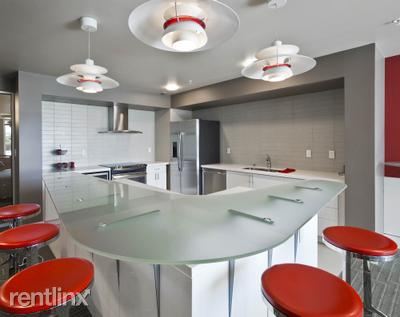 Building Photo - 315 1st Ave N