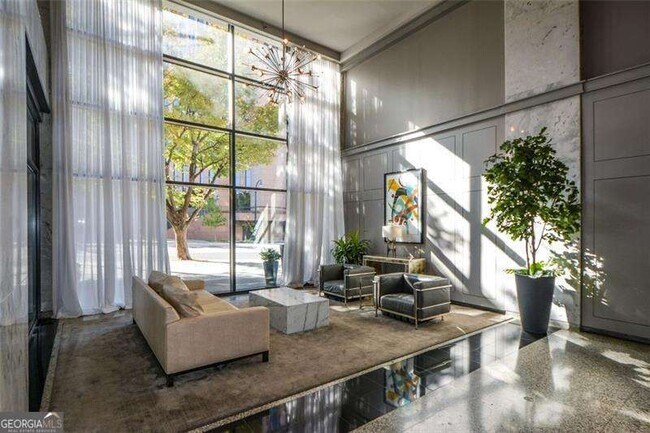 Building Photo - 620 Peachtree St NE