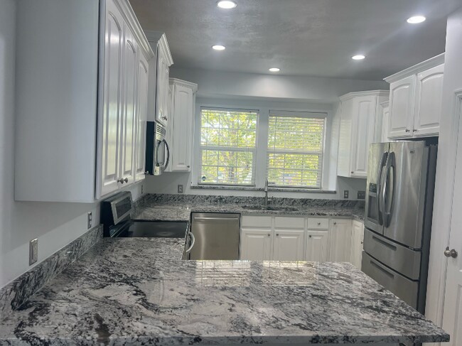 Building Photo - 7958 Big Sycamore Dr