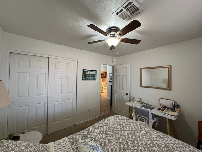 Building Photo - SOLAR & POOL HOME!