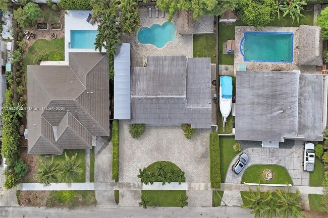 Building Photo - 1910 N Hibiscus Dr