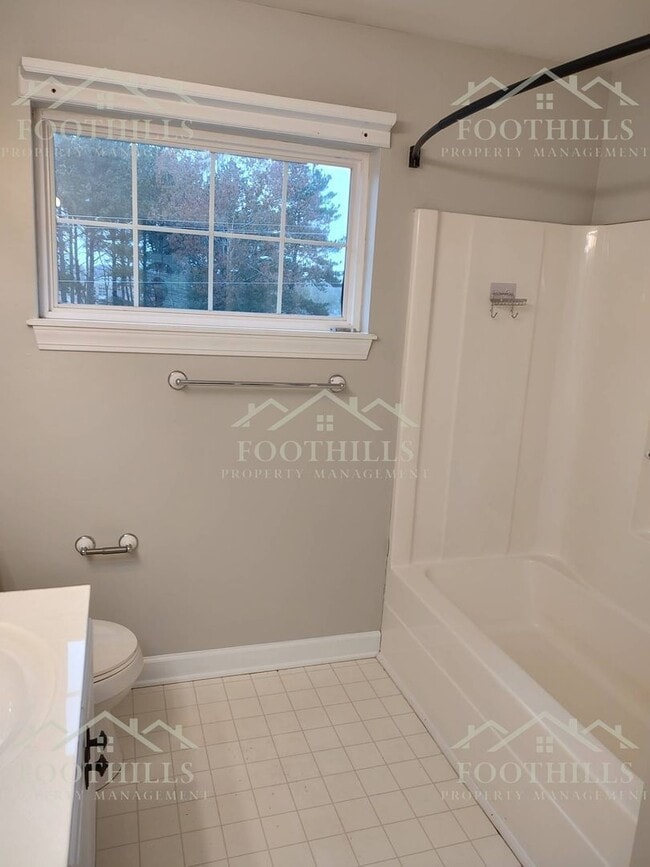 Building Photo - 901 Autumn Oaks