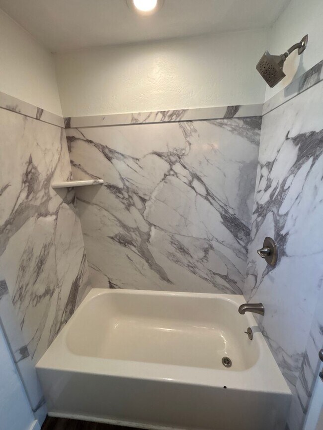 Building Photo - Charming 3 Bed, 1 Bath Home in Idaho Falls!