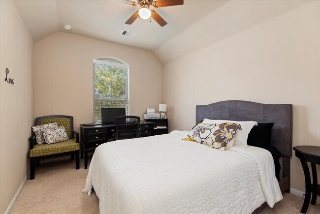 Building Photo - 2127 Blossomcrown Dr