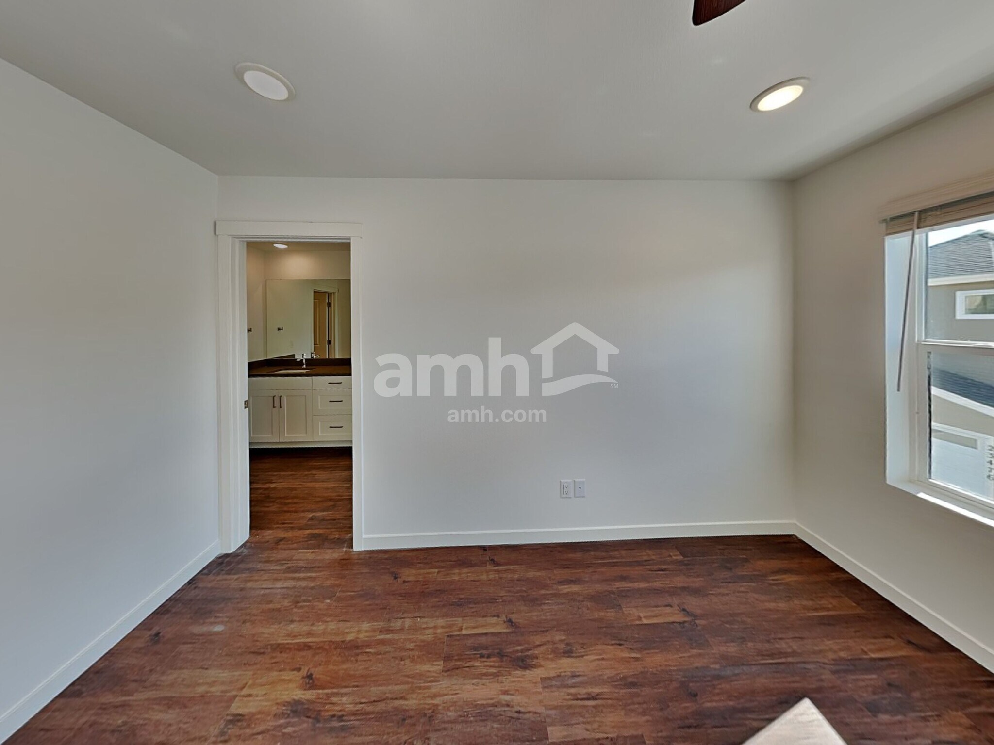 Building Photo - 384 N Addison Way