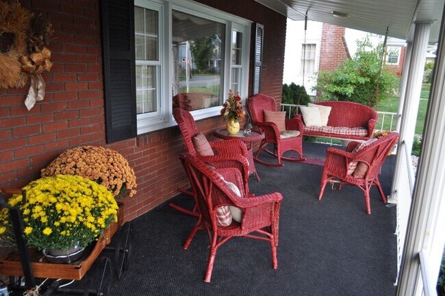 Building Photo - 317 Chestnut St