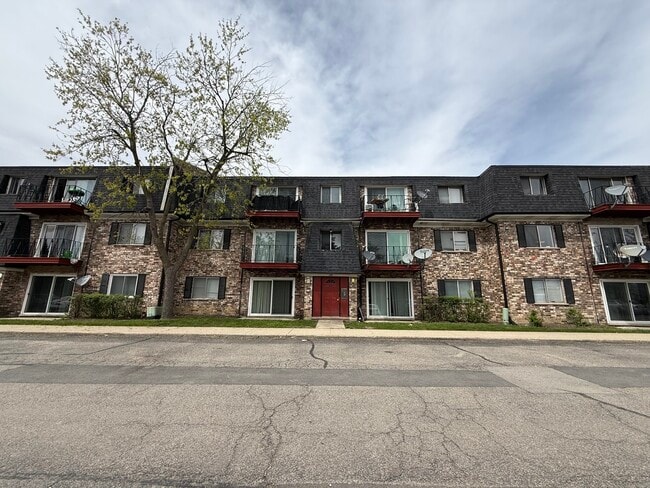 Building Photo - 1703 W Mansard Ln