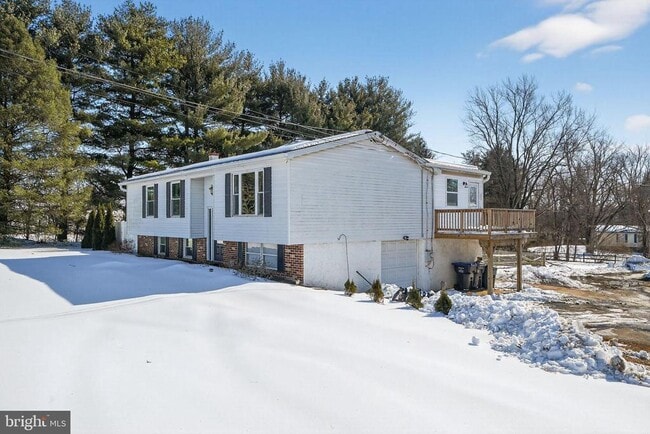 Building Photo - 540 Martins Corner Rd