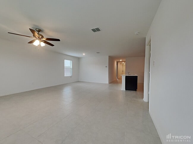 Building Photo - 700 Odlozil Ln