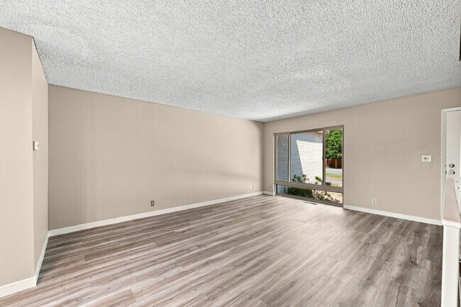 Building Photo - $2,340.95, 2 Beds - 3 Bath, Single Family Home in Littleton with Brand New Appliances!