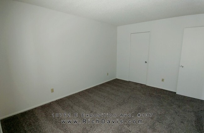 Building Photo - Cherry Creek Schools, 2 bed, 1 bath, 800 s...