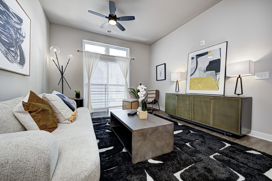 Building Photo - Continuum