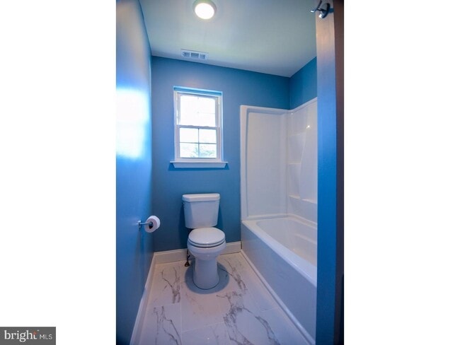 Building Photo - 1094 Tristram Cir