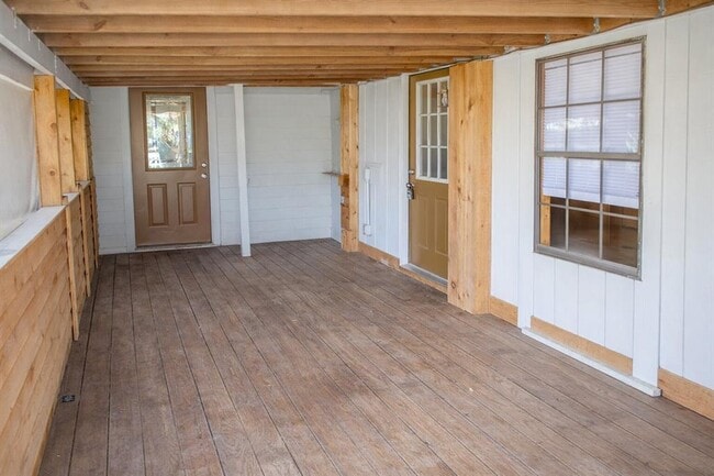 Building Photo - 11529 Main St