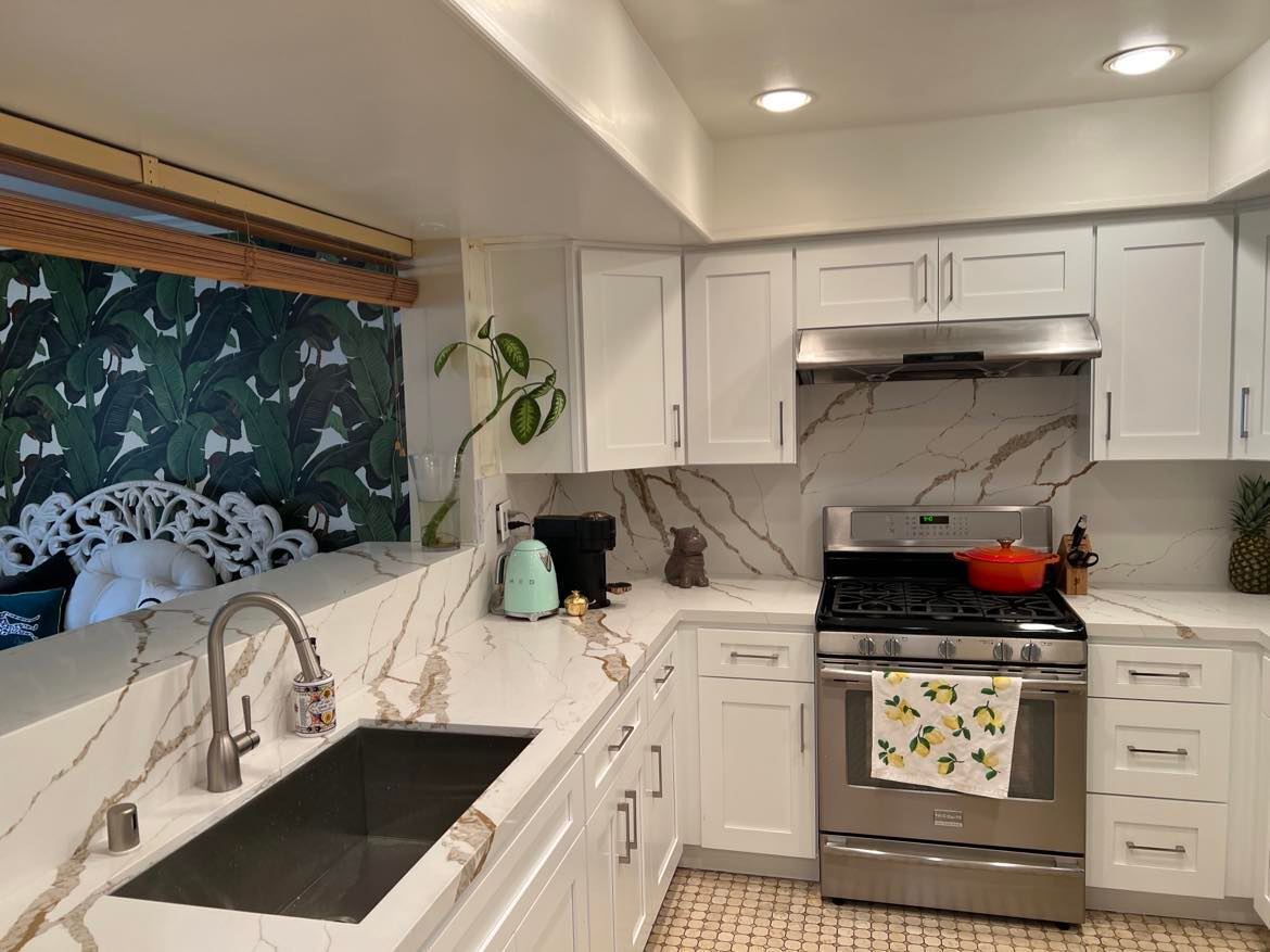 Building Photo - 6752 Hillpark Dr