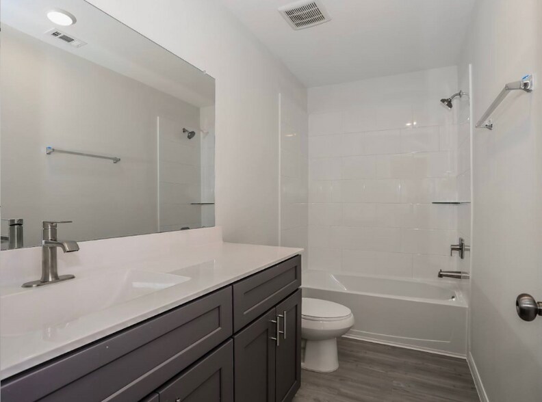 Building Photo - 5936 Maltessa Dr