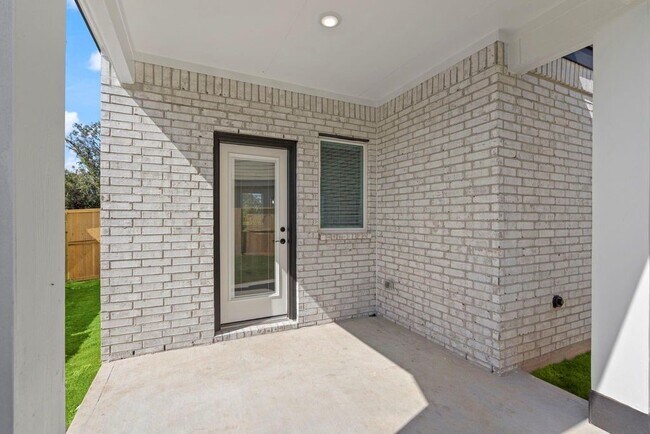 Building Photo - 1310 Shaded Rock Dr