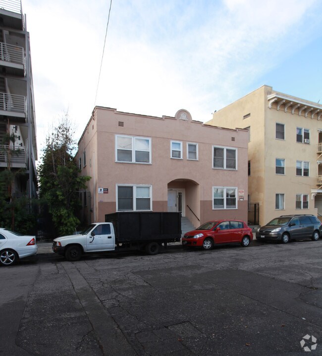 Building Photo - 1344 W 4th St