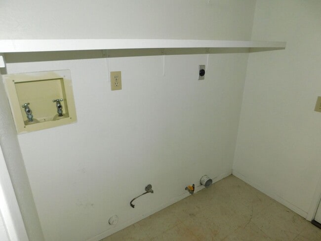 Building Photo - Gorgeous 3 Bed 2 Bath House in a Great Neighborhood