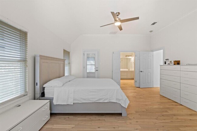 Building Photo - 3203 Tom Green St