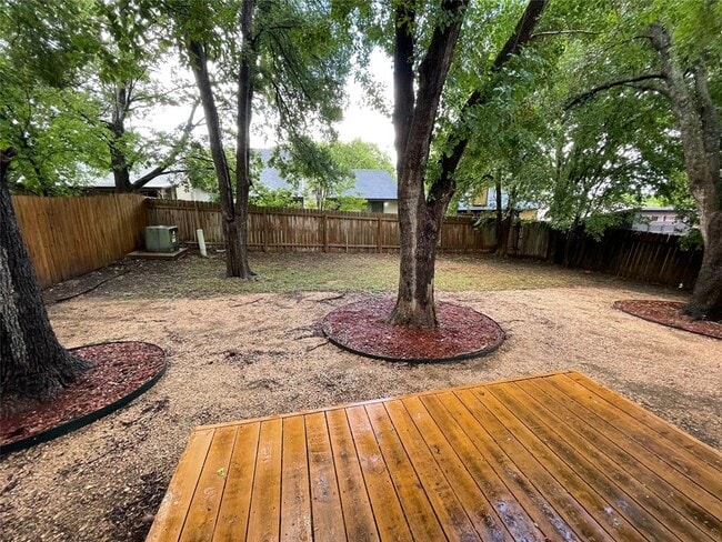 Building Photo - 4805 Bergfield Dr