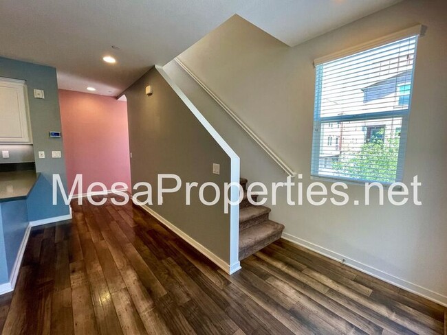 Building Photo - 8870 Camphor Ave