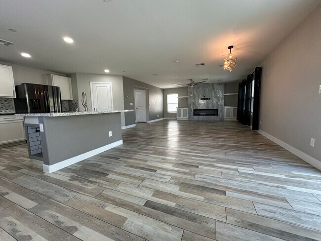 Building Photo - 7758 Meng Ct