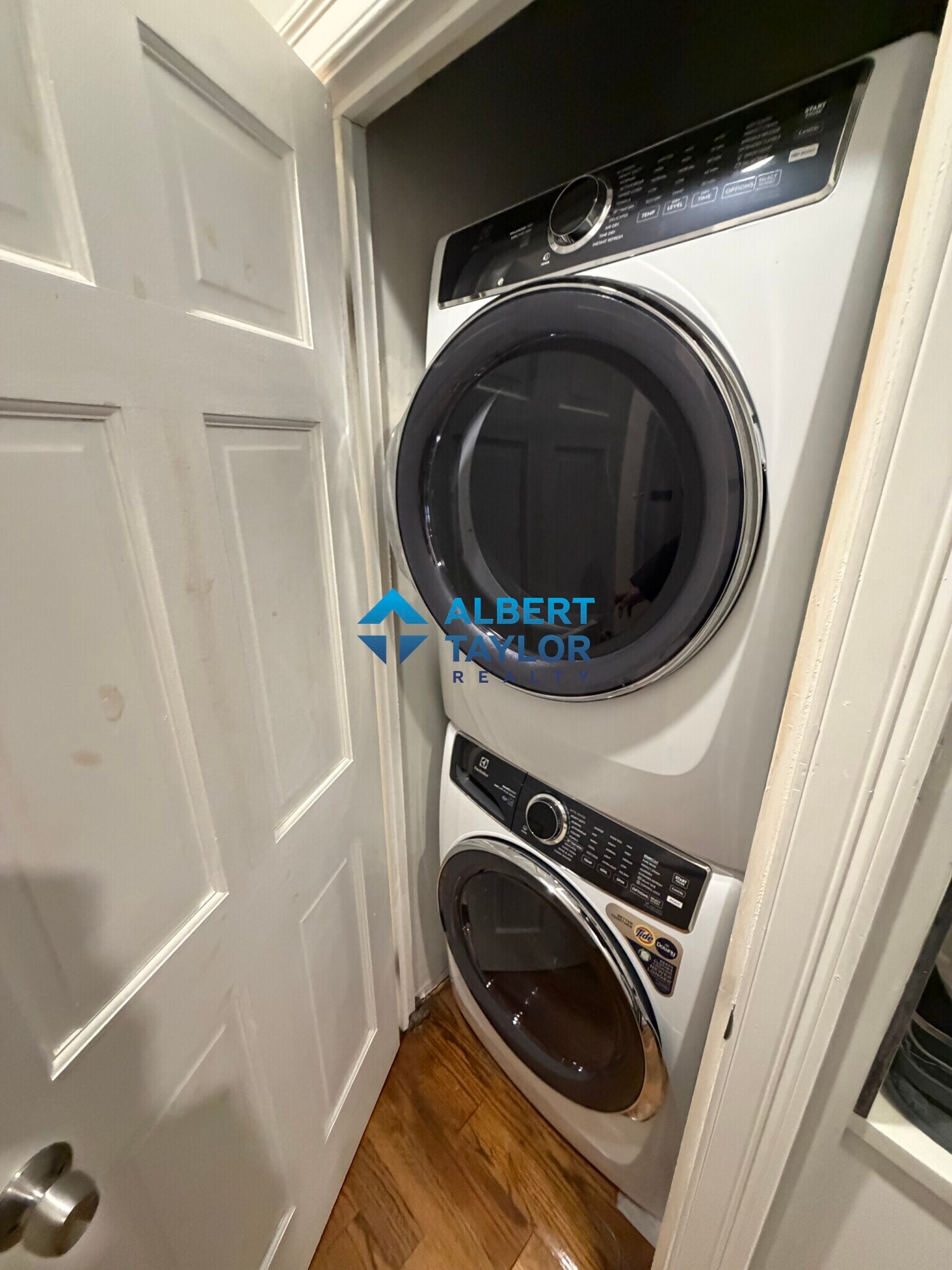 Building Photo - 92 Calumet St