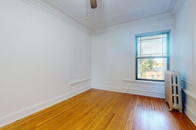 Floorplan - 5300-5308 S. Greenwood Avenue