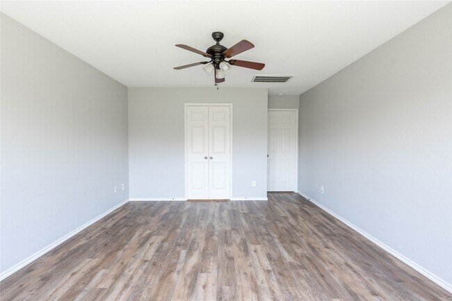 Building Photo - 2012 Meadow View Dr