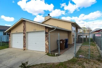 Building Photo - 723 E Broad Ave