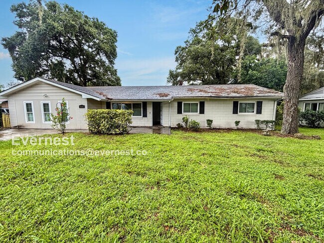 Primary Photo - 1131 N Magnolia Cir