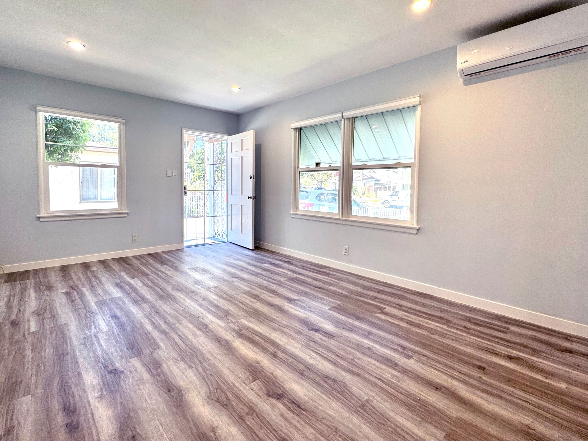 Building Photo - 5242 Comercio Ave