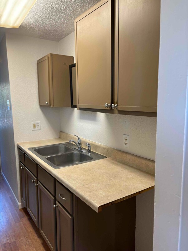 Building Photo - 524 Park Ave