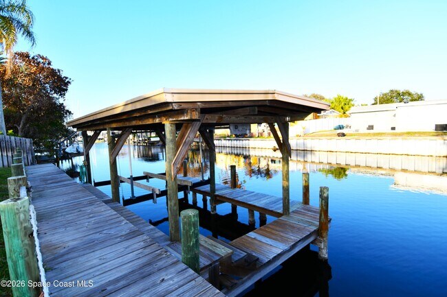 Building Photo - 405 Sparrow Dr