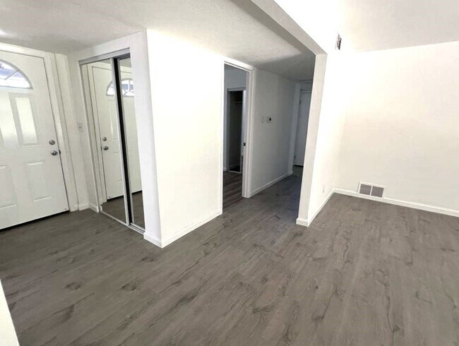 Building Photo - 3736 Orangerie Way