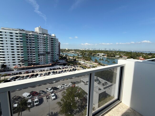 Building Photo - The Amethyst