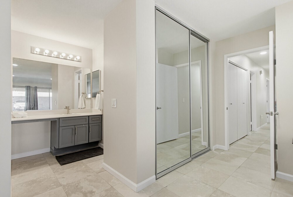 Building Photo - 17440 Plaza Cerado