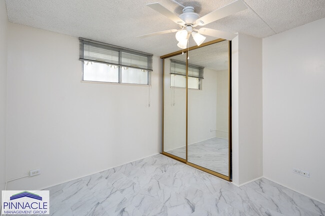 Building Photo - 469 Ena Rd