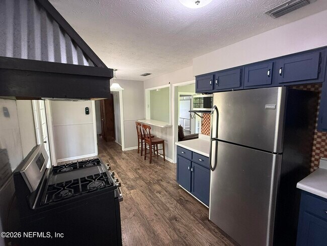 Building Photo - 7451 Crill Ave