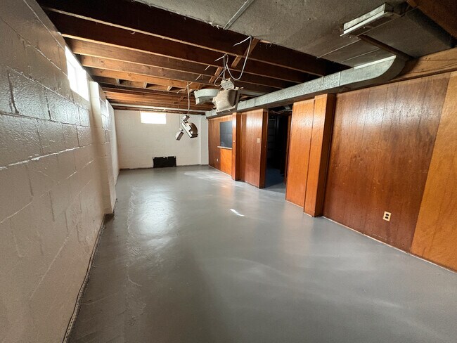 Building Photo - 21311 Beechwood Ave