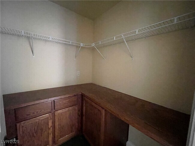 Building Photo - 9873 Belle Marie Ct