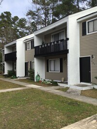 Building Photo - Affordable Townhouse Close to Summerville HS