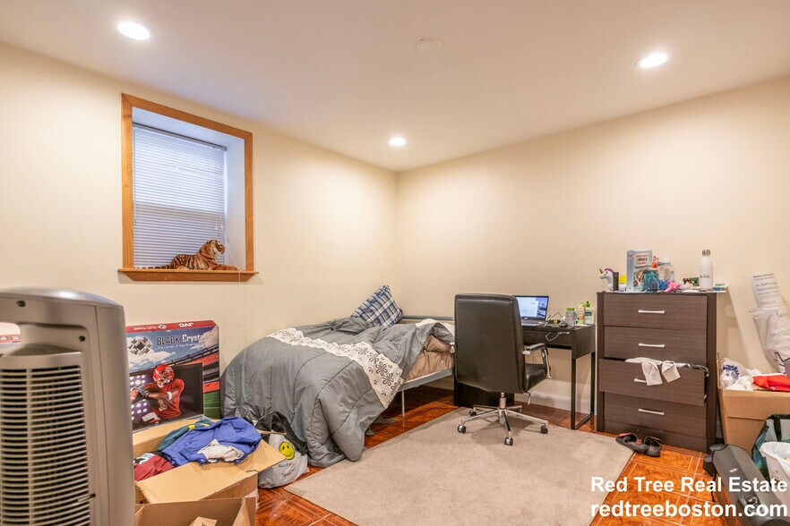 Building Photo - 79 Thatcher St