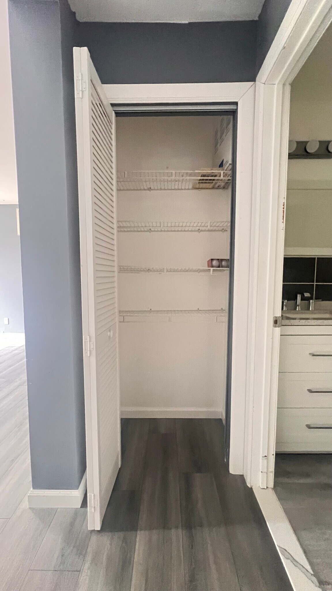 LINEN CLOSET - 215 Bower St